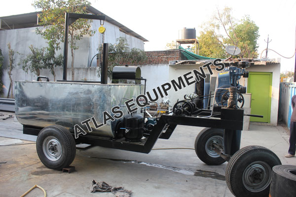 2 TONS SMALL BITUMEN SPRAYER