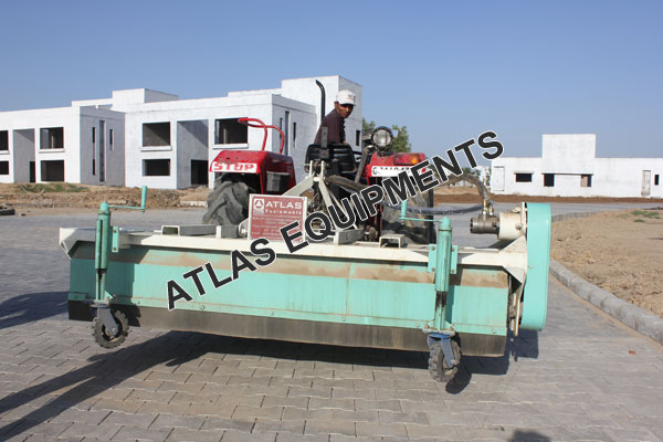 HYDRAULIC ROAD BROOM INDIA