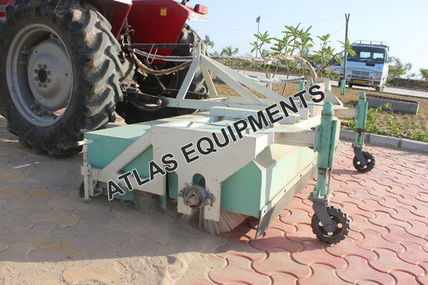 HYDRAULIC ROAD BROOM INDIA