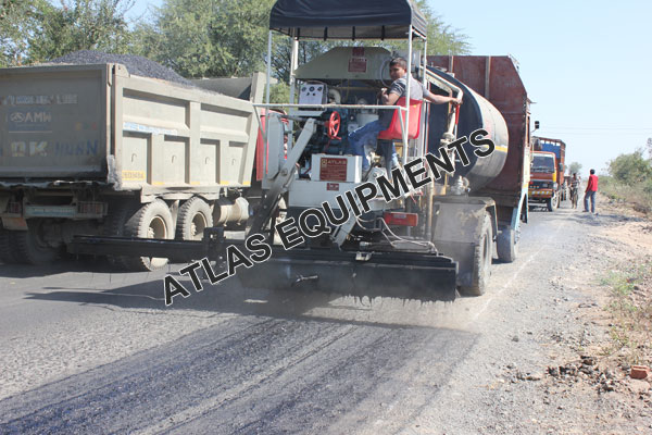 6 TONS BITUMEN PRESSURE DISTRIBUTOR IN BARODA, INDIA